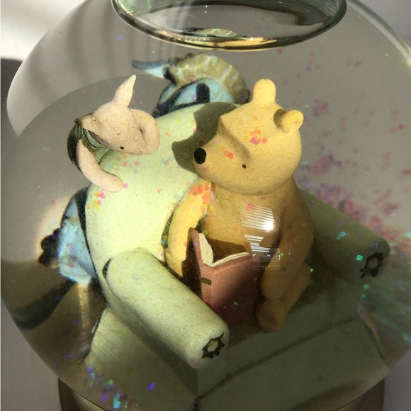 VINTAGE CLASSIC POOH DISNEY MICHAEL & COMPANY ORNAMENT - Picture 4 of 6